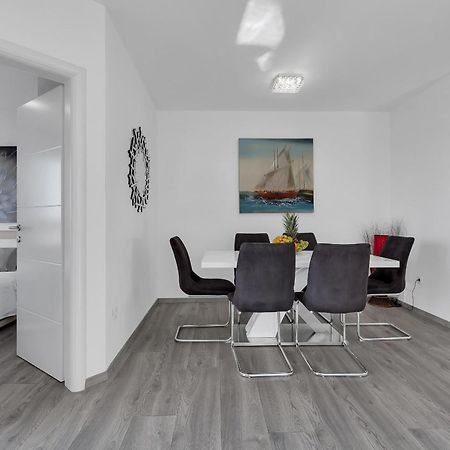 Sea View Apartments Dammi With Free Parking Makarska Dış mekan fotoğraf