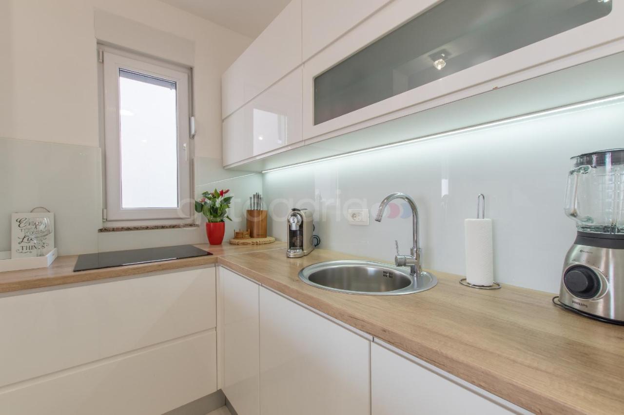 Sea View Apartments Dammi With Free Parking Makarska Dış mekan fotoğraf